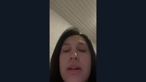 Snapshot of michaeleanidi chatting on 06-10-26, 05:34 Milana online show from 06-10-26, 05:34