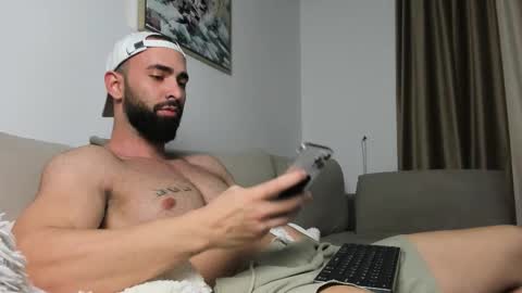 MichaelEvansx online show from 12-05-25, 08:38