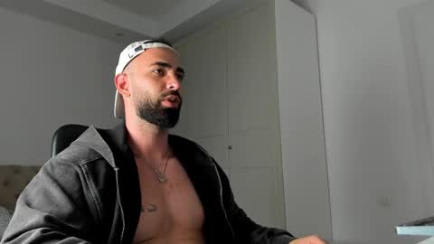 MichaelEvansx online show from 04-07-26, 09:37