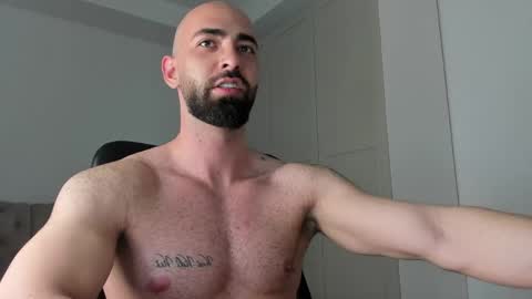 MichaelEvansx online show from 04-15-26, 09:37