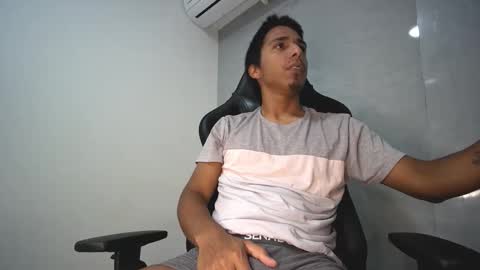 Snapshot of michaelhotbbc chatting on 11-16-25, 03:12 Michael online show from 11-16-25, 03:12