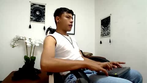 Snapshot of michaelstones chatting on 03-01-25, 04:00 michaelstones online show from 03-01-25, 04:00