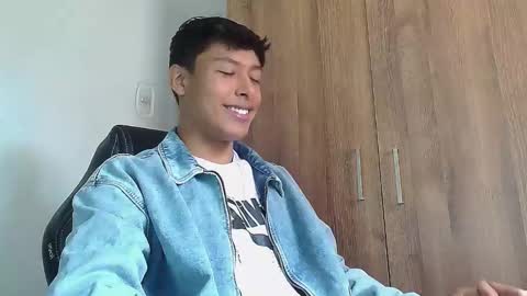 Snapshot of michaelstones chatting on 03-11-25, 02:40 michaelstones online show from 03-11-25, 02:40