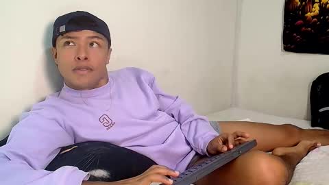 Snapshot of michaelstones chatting on 09-13-25, 03:23 michaelstones online show from 09-13-25, 03:23