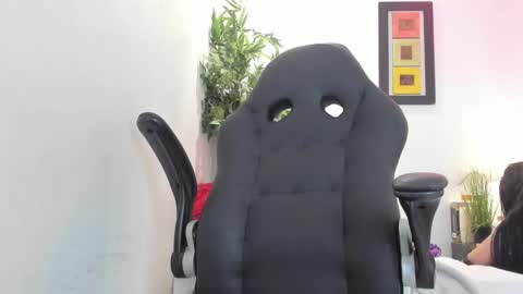 michel_lopez18 online show from 12-04-25, 10:57