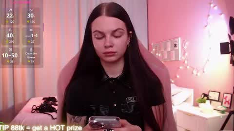 Snapshot of michela_fruet chatting on 06-29-26, 01:01 Kate online show from 06-29-26, 01:01