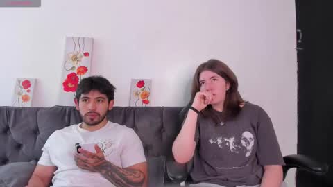 Snapshot of michelandchris chatting on 12-15-25, 12:20 MichelandChris online show from 12-15-25, 12:20