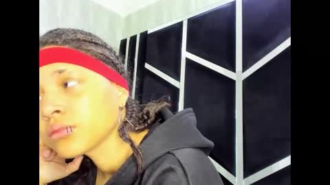 Snapshot of michell_rs chatting on 03-12-25, 01:14 michell_rs online show from 03-12-25, 01:14