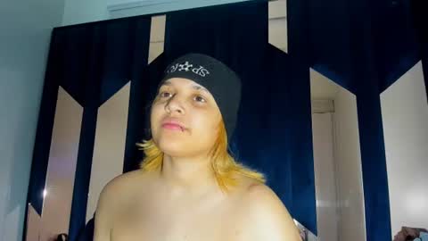 Snapshot of michell_rs chatting on 09-28-25, 04:29 michell_rs online show from 09-28-25, 04:29