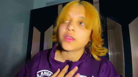 Snapshot of michell_rs chatting on 10-08-25, 05:05 michell_rs online show from 10-08-25, 05:05