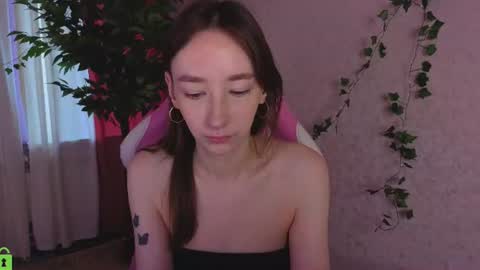 Snapshot of michelle__allen chatting on 06-17-26, 01:08 Michelle online show from 06-17-26, 01:08