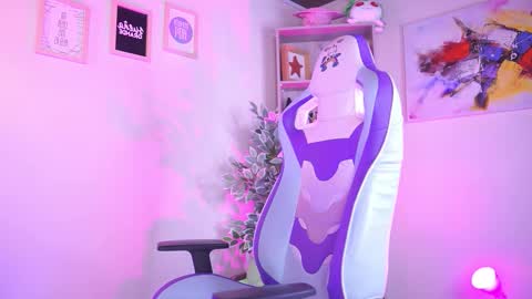 Snapshot of michelle_chang_ chatting on 11-20-25, 06:18 MICHELLE CHANG online show from 11-20-25, 06:18