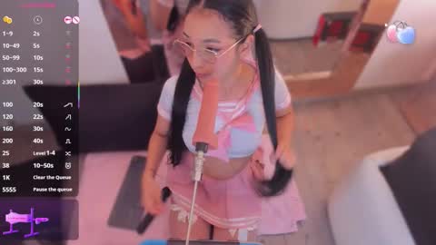 Snapshot of michelle_cutee_ chatting on 11-17-25, 08:03 michelle_cutee_ online show from 11-17-25, 08:03