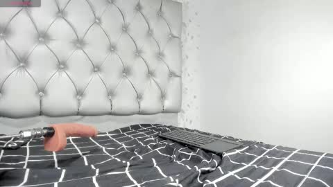 michelle perla online show from 10-17-25, 07:49