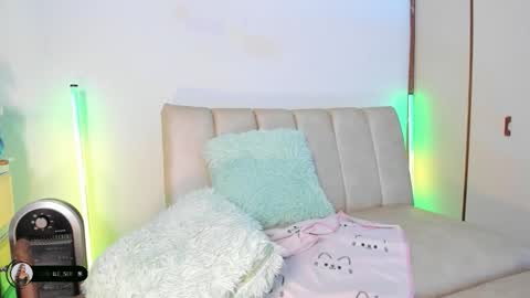 Michelle online show from 03-08-26, 02:04