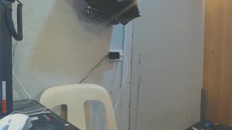 Snapshot of michelle_ux chatting on 11-13-25, 08:02 michelle_ux online show from 11-13-25, 08:02