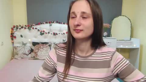 Snapshot of michellee11 chatting on 03-10-26, 12:54 Michel online show from 03-10-26, 12:54