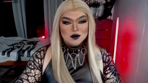 Snapshot of michellevixen921 chatting on 09-14-25, 04:44 Michelle online show from 09-14-25, 04:44