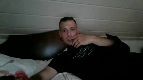 Snapshot of michelozz086 chatting on 07-17-26, 02:02 michelozz086 online show from 07-17-26, 02:02