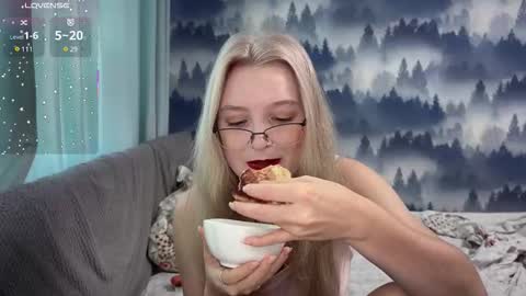 Snapshot of michiko_chan chatting on 10-08-25, 03:04 Jessy and Steve online show from 10-08-25, 03:04