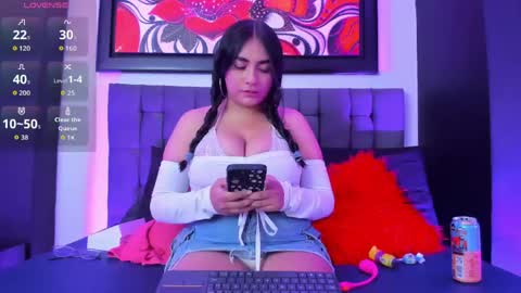 Snapshot of michllsolari chatting on 06-02-26, 12:29 Lucy online show from 06-02-26, 12:29