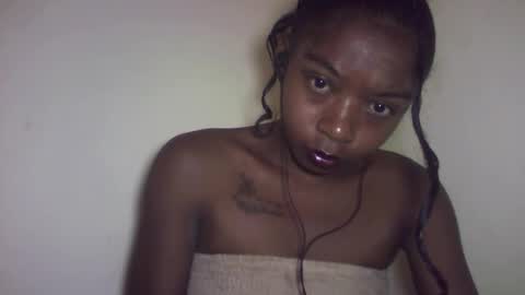 Snapshot of michou_69 chatting on 05-27-26, 06:43 michou_69 online show from 05-27-26, 06:43