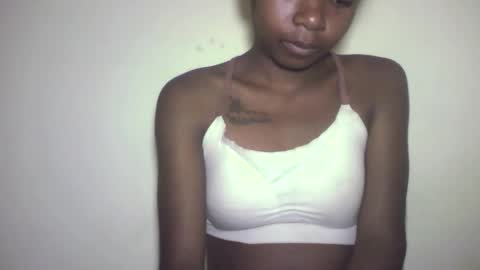 Snapshot of michou_69 chatting on 05-28-26, 12:08 michou_69 online show from 05-28-26, 12:08