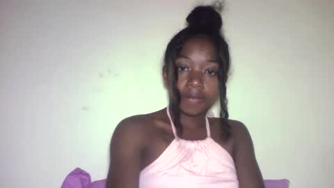 Snapshot of michou_69 chatting on 05-29-26, 10:52 michou_69 online show from 05-29-26, 10:52