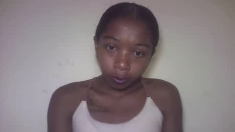 Snapshot of michou_69 chatting on 05-31-26, 05:37 michou_69 online show from 05-31-26, 05:37
