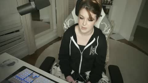 Snapshot of mickaelawest chatting on 12-13-25, 11:32 Mickaela West online show from 12-13-25, 11:32