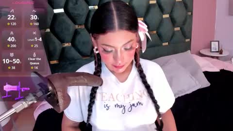 Micki online show from 10-23-25, 11:42