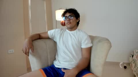 micky_luxe online show from 12-17-25, 06:36