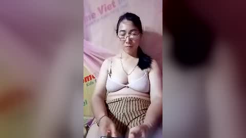 Snapshot of mickye00 chatting on 06-15-26, 02:41 Miky online show from 06-15-26, 02:41
