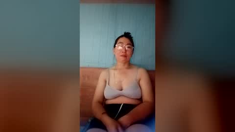Snapshot of mickye00 chatting on 06-19-26, 08:45 Miky online show from 06-19-26, 08:45