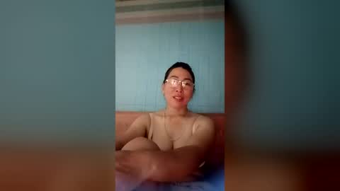 Snapshot of mickye00 chatting on 06-21-26, 01:24 Miky online show from 06-21-26, 01:24