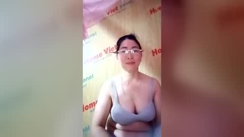 Snapshot of mickye00 chatting on 06-24-26, 08:35 Miky online show from 06-24-26, 08:35