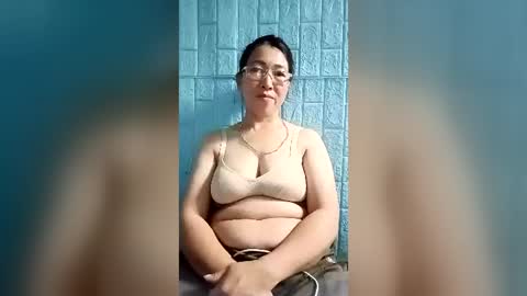 Snapshot of mickye00 chatting on 06-25-26, 05:12 Miky online show from 06-25-26, 05:12