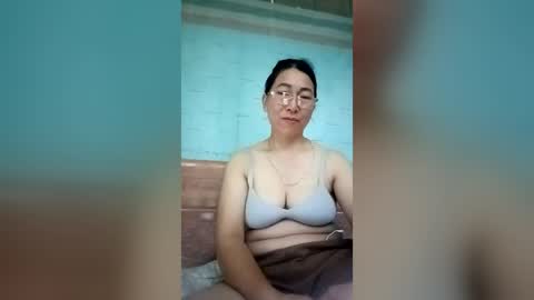 Snapshot of mickye00 chatting on 07-03-26, 07:37 Miky online show from 07-03-26, 07:37