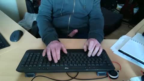 mickyj online show from 04-20-26, 01:58