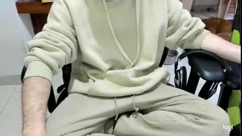 microfama00 online show from 04-20-26, 07:22