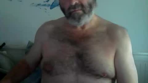 Snapshot of midhir chatting on 10-13-25, 04:40 kike online show from 10-13-25, 04:40
