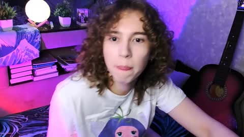 Snapshot of midnight_answer chatting on 12-19-24, 04:46 Max online show from 12-19-24, 04:46