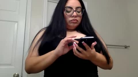 Snapshot of midnightbruja111 chatting on 10-26-25, 04:29 midnightbruja111 online show from 10-26-25, 04:29