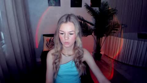 Snapshot of midnighteaura chatting on 04-28-26, 11:26 midnighteaura online show from 04-28-26, 11:26