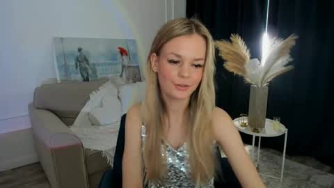 Snapshot of midnighteaura chatting on 05-28-26, 05:05 midnighteaura online show from 05-28-26, 05:05