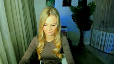 Snapshot of midnighteaura chatting on 05-30-26, 11:40 midnighteaura online show from 05-30-26, 11:40