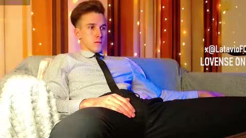 Snapshot of midnighter__ chatting on 02-05-26, 02:11 Alexey or just Alex online show from 02-05-26, 02:11