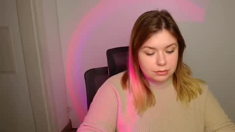 Snapshot of midnightmariana chatting on 10-17-25, 11:13 Mariana online show from 10-17-25, 11:13