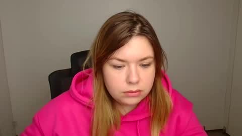 Snapshot of midnightmariana chatting on 10-20-25, 05:08 Mariana online show from 10-20-25, 05:08