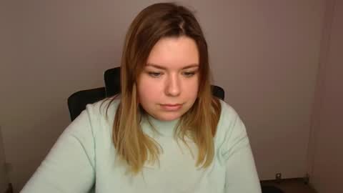 Snapshot of midnightmariana chatting on 10-25-25, 11:29 Mariana online show from 10-25-25, 11:29